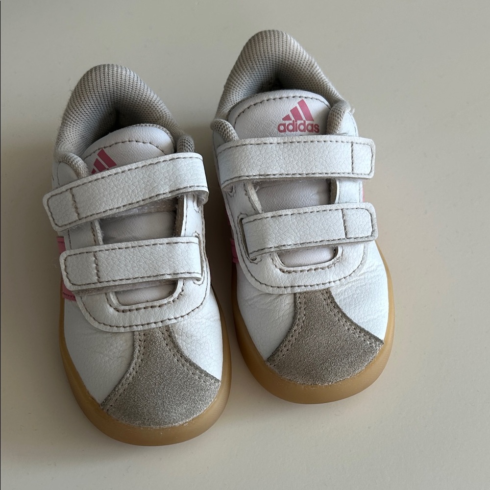 Adidas Sneakers in White and Pink